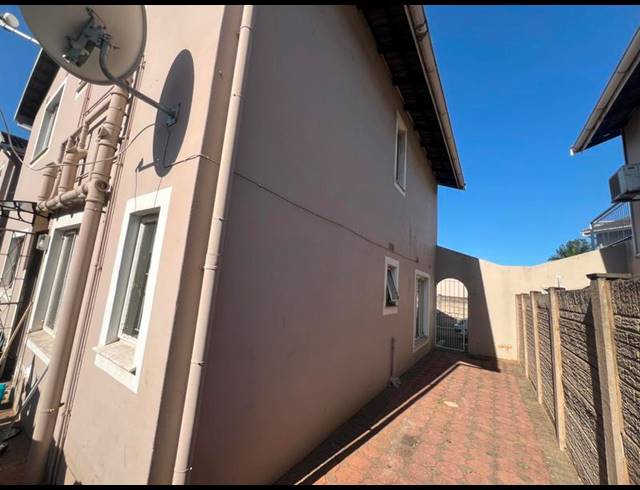 3 BEDROOM HOUSE FOR SALE IN WOODLANDS